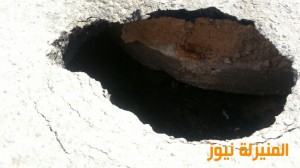 عاجل حفرة عميقة تهدد حياة أطفال المنيزلة وسياراتهم …