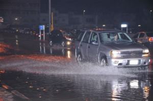 عاجل : أمطار خفيفة إلى متوسطة تشهدها الأحساء وتحذيرات لمرتادي الطرق