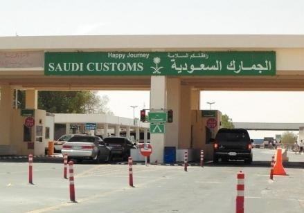 مصور: حسينية الامام المنتظر تتزين بالمولدين