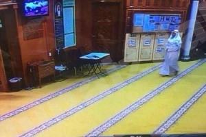 فيديو يظهر لحظة دخول الانتحاري لمسجد الإمام الصادق بالكويت.. ومغردون ينشرون صورته