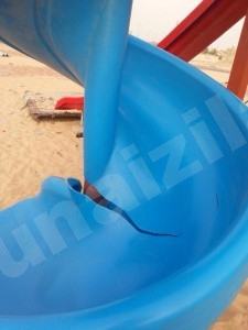 تكسير وتخريب بحديقة المنيزلة