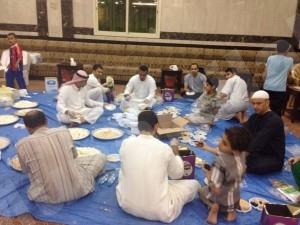 بالصور : تجهيز إفطار يوم العيد بالهاشمية