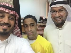 النجم عبدالله يوقع للجيل