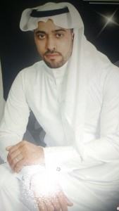 حسين يضيء منزل فتحي