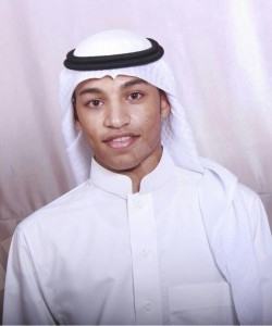 علي أنور  يجري عملية