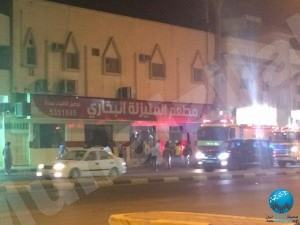 عاجل “فيديو” : نشوب حريق في مطعم المنيزلة