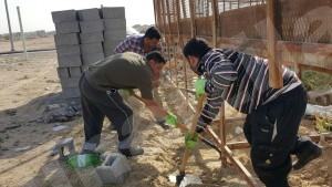 لجنة الديكور تبدأ عملها على ساحة المهرجان