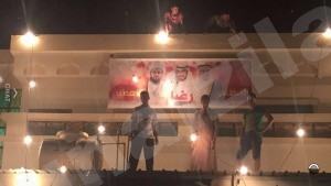 بالصور : فرسان جماعي 23 بالمنيزلة يشعلون قناديل الفرح على منازلهم