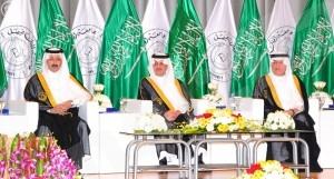 بالصور :مجموعة من أبناء بلدة المنيزلة في إحتضان ” الدفعة ال37 من الخريجين بجامعة الملك فيصل “