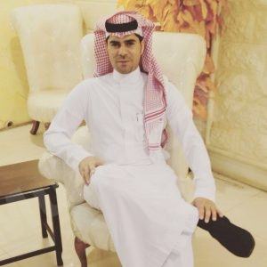 مدرب مركز النشاط السابق يعقد قِرانه
