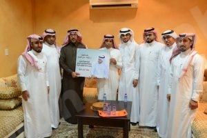منيزلاويون يقدمون التهنئة للنجيدي