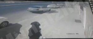 في المنيزلة وافد يتنكر بزي نسائي