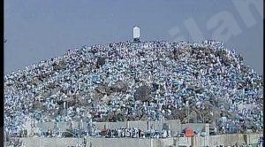 المؤمنون يحيون أعمال ليلة عرفة في جوامع المنيزلة