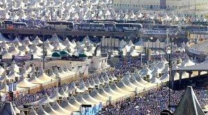 حجاج بيت الله الحرام يتوافدون على مشعر منى لقضاء يوم التروية