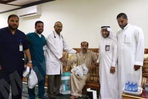 طاقم طبي من مستشفى الجفر يزور الملا