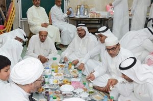 للعام الثالث:جامع الإمام الرضا “ع” يقيم مائدة الإفطار الرمضانية