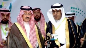 الأمير بدر بن جلوي يكرم ابن المنيزلة “الفحل”