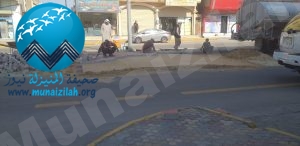 تركيب معابر عند مدخل مدينة المنيزلة واللجنة الأهلية تتابع سير العمل