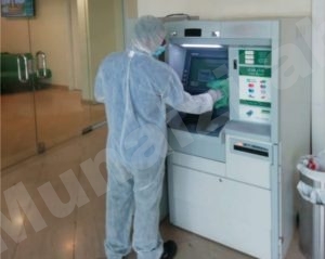 “أمانة الأحساء” تواصل جهودها الاحترازية لتعقيم الصرافات الآلية