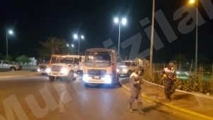 ضمن الإجراءات الاحترازية من كورونا .. بلدية الجفر تعقم شوارع المنيزلة 