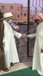 بالصور: صلاة الجماعة تقام في جامع “الإمام الجواد” و”الرضا” عليهم السلام بـ #المنيزلة