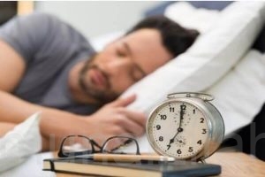 خبير نوم: التدرج هو الحل لتعديل الساعة البيولوجية وتجنب أرق العودة للدراسة
