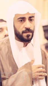 السيد السلمان على السرير الأبيض ويدعو المؤمنين والمؤمنات الدعاء له
