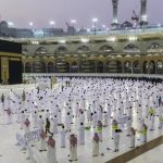 “المرور” يوضّح: 4 أمور يجب على السائق مراعاتها قبل الانحراف بسيارته