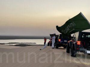 سفير اليابان ينشر صورًا لبحيرة الأصفر ويعلق: ما أروع وأجمل هذا المنظر.. لم أتخيل وجود مثله وسط الصحراء