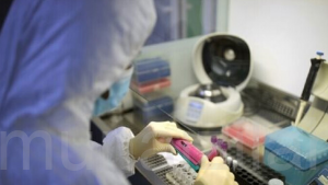 مكتشفة «أوميكرون» في جنوب إفريقيا: الأعراض خفيفة للغاية ونحتاج للوقت لمعرفة خطورته