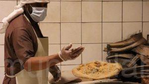 في الأحساء.. الربيع يترك مهنة الطب ليعمل خبازا .. ويكشف السبب!