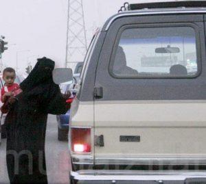 مجدداً.. الأمن العام محذراً من استغلال الأطفال والمسنين في التسوّل: من جرائم ”الاتجار بالبشر“