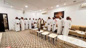 بالصور : اللجنة الأهلية بالمنيزلة تكرم بعض العاملين باللجنة