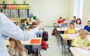 خفض نصاب المعلمين المكلفين جزئيا 4 حصص