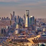 “النقل” تغلق الإشارة المرورية أسفل جسر “سيهات”.. وتكشف البدائل