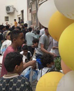 بالصور: أهالي المنيزلة يحيون “القرقيعان” احتفالاً بميلاد الإمام الحسن