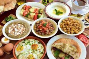 تأخير وجبة السحور يخفف أعراض الشقيقة خلال رمضان