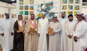 مجموعة “كلنا رسامون” تفتتح معرضها السنوي وملاذ الخير توقع معها عقد شراكة