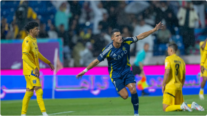 النصر يفوز على التعاون ويلاقي الهلال في نهائي السوبر