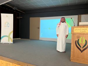 لقاء برنامج “دور الأسرة في تعزيز التلاحم الوطني” بمركز النشاط الاجتماعي في المنيزلة