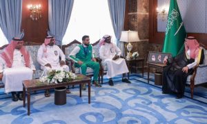 محافظ الأحساء يكرّم “القريع” الحاصل على برونزيتي بطولة العالم لألعاب القوى للأساتذة