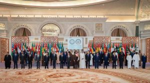 قمة الرياض تدين جرائم إسرائيل وتدعو إلى تجميد عضويتها بالأمم المتحدة ودعم وحدة الأراضي الفلسطينية