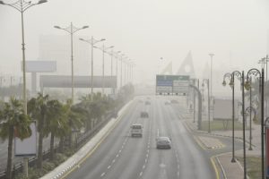 إنذار أصفر في الشرقية.. ضباب يضرب القطيف والجبيل والخُبر