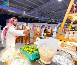 محافظ الأحساء يفتتح معرض “اللومي الحساوي 2025” في نسخته الثانية