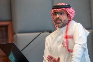 استشاري عظام: علاجات شائعة لا تشفي الخشونة.. والذكاء الاصطناعي يقود جراحة المفاصل بالمملكة