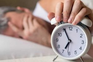 استشاري: السهر والتوتر وسوء التغذية ”تدمّر“ المناعة