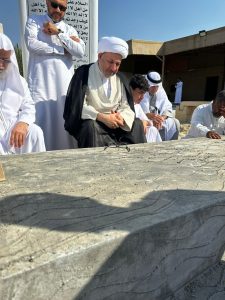 صور.. المؤمنون يجددون عهدا عند قبر الشيخ الراحل في ذكرى الأربعين