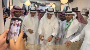 “كلّنا رسّامون تطلق معرض (عِذق 2).. رحلة فنية تحتفي بتراث وحضارة النخلة في الأحساء”