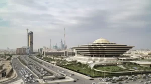 الداخلية تحصد جائزة الحكومة الرقمية عن فئتي أفضل خدمة رقمية “لوحات المركبات” و”قائد رقمي”