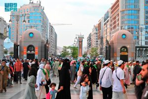 المدينة المنورة تشهد توافد الزوار خلال الإجازة للاستمتاع بأجوائها ومعالمها